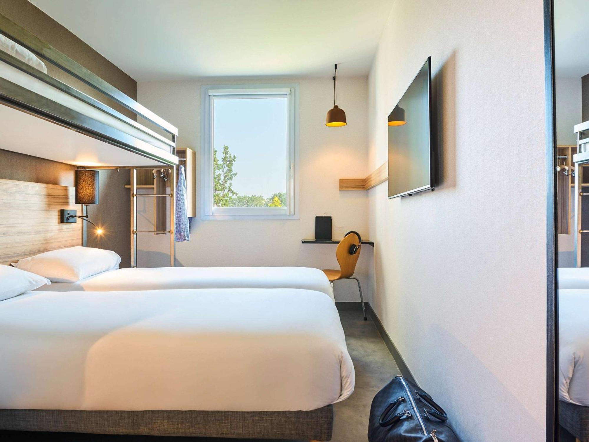 Ibis Budget Paris Porte De La Chapelle - Arena Bagian luar foto